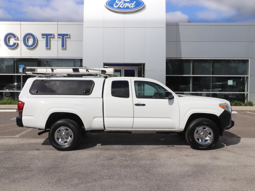 Used 2023 Toyota Tacoma SR RWD image 16