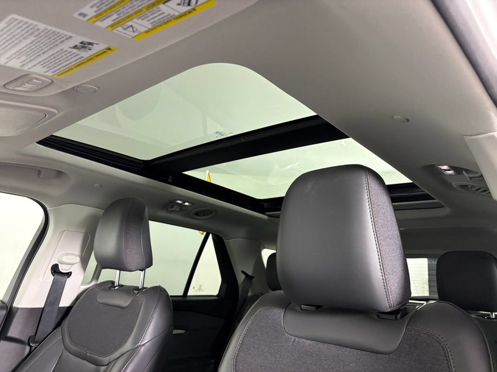 Certified 2025 Ford Explorer Active w/ Active Comfort Package AWD/4WD image 26