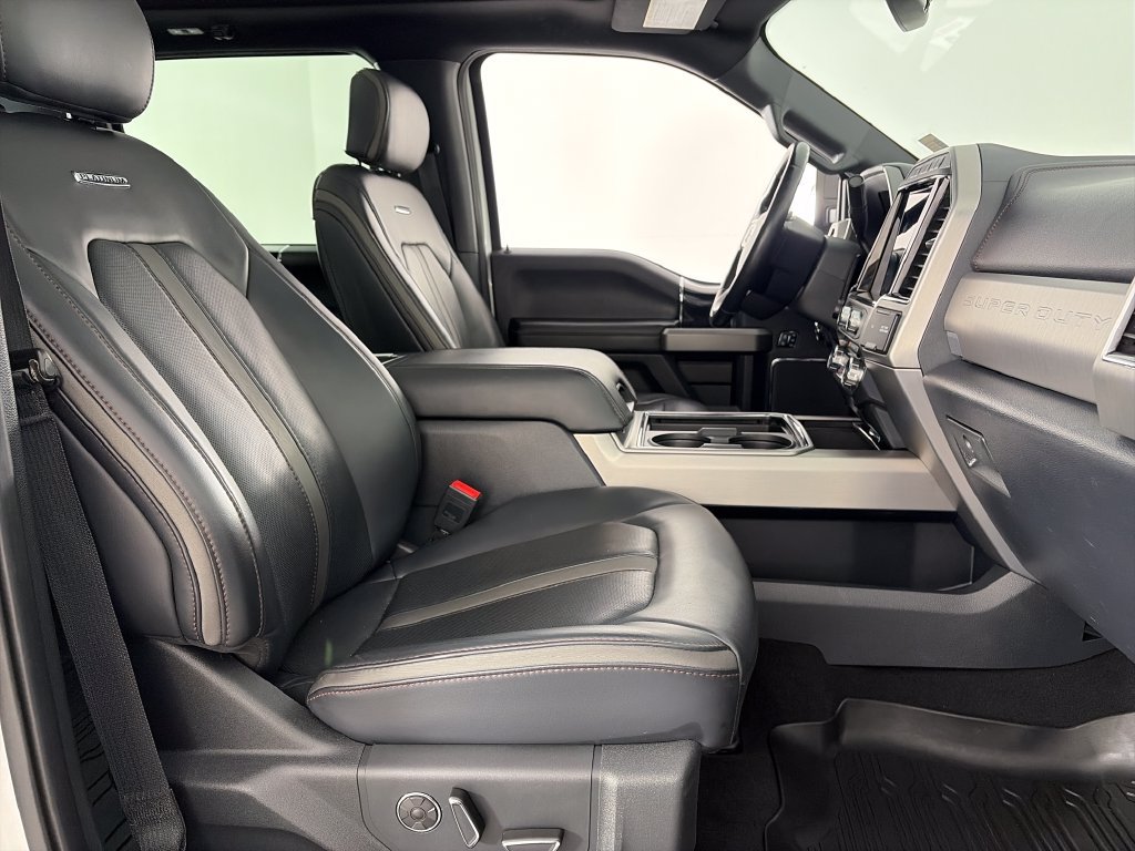 Certified 2022 Ford F350 Platinum w/ Tremor Off-Road Package AWD/4WD image 32