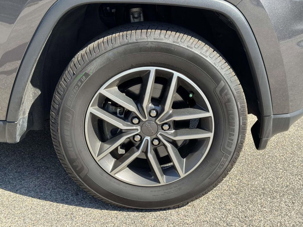 Used 2020 Jeep Grand Cherokee Limited AWD/4WD image 27