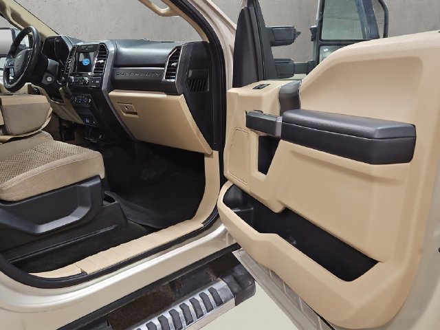 Certified 2017 Ford F250 XLT w/ XLT Premium Package AWD/4WD image 19