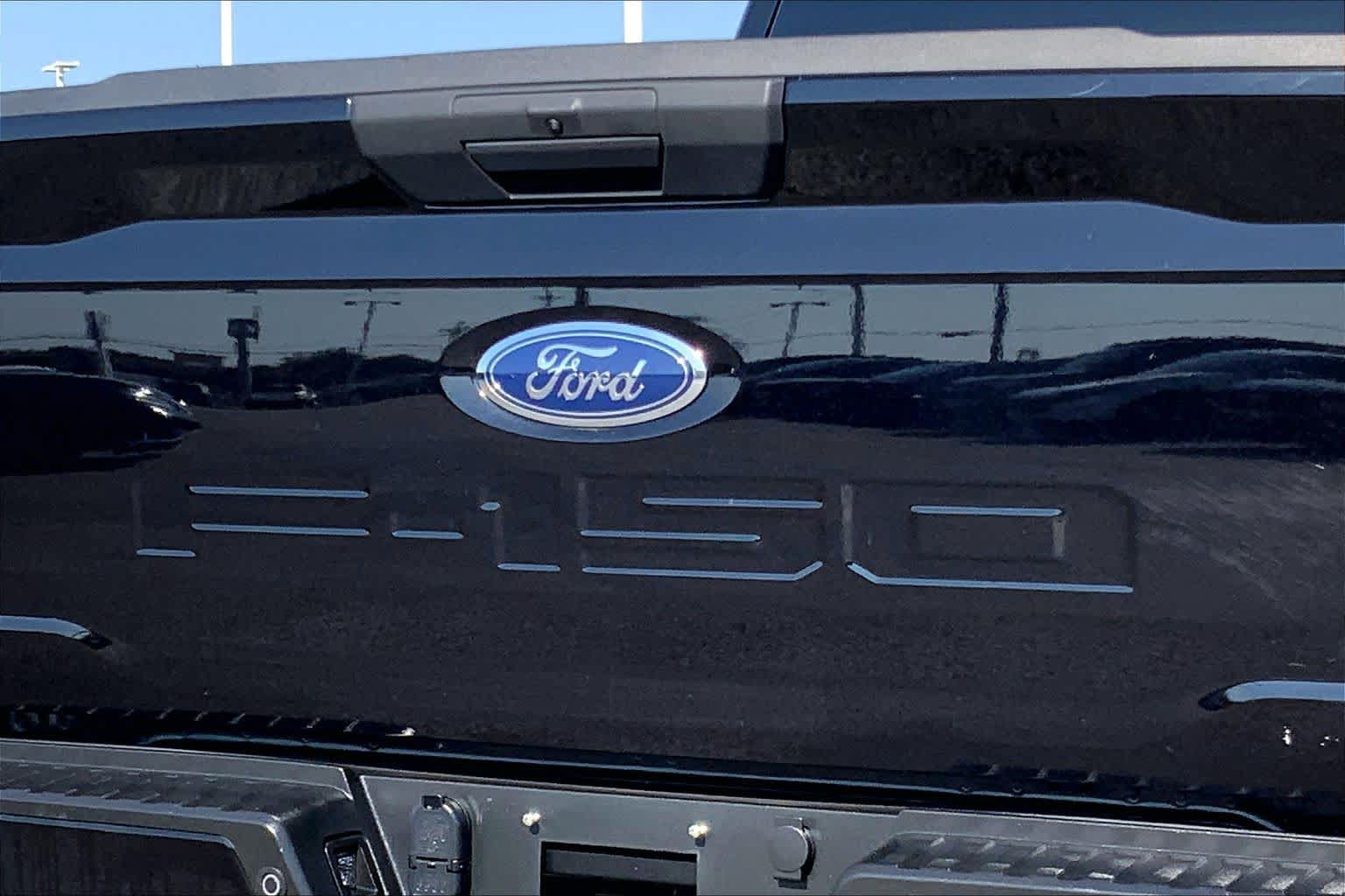 Certified 2022 Ford F150 XL w/ STX Appearance Package RWD image 10