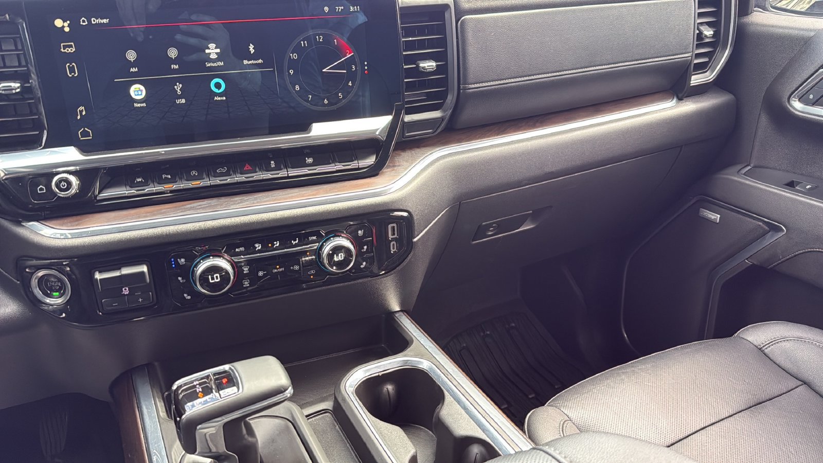 Used 2024 GMC Sierra 1500 SLT AWD/4WD image 16