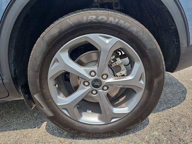 Certified 2025 Ford Escape ST-Line Select AWD/4WD image 33