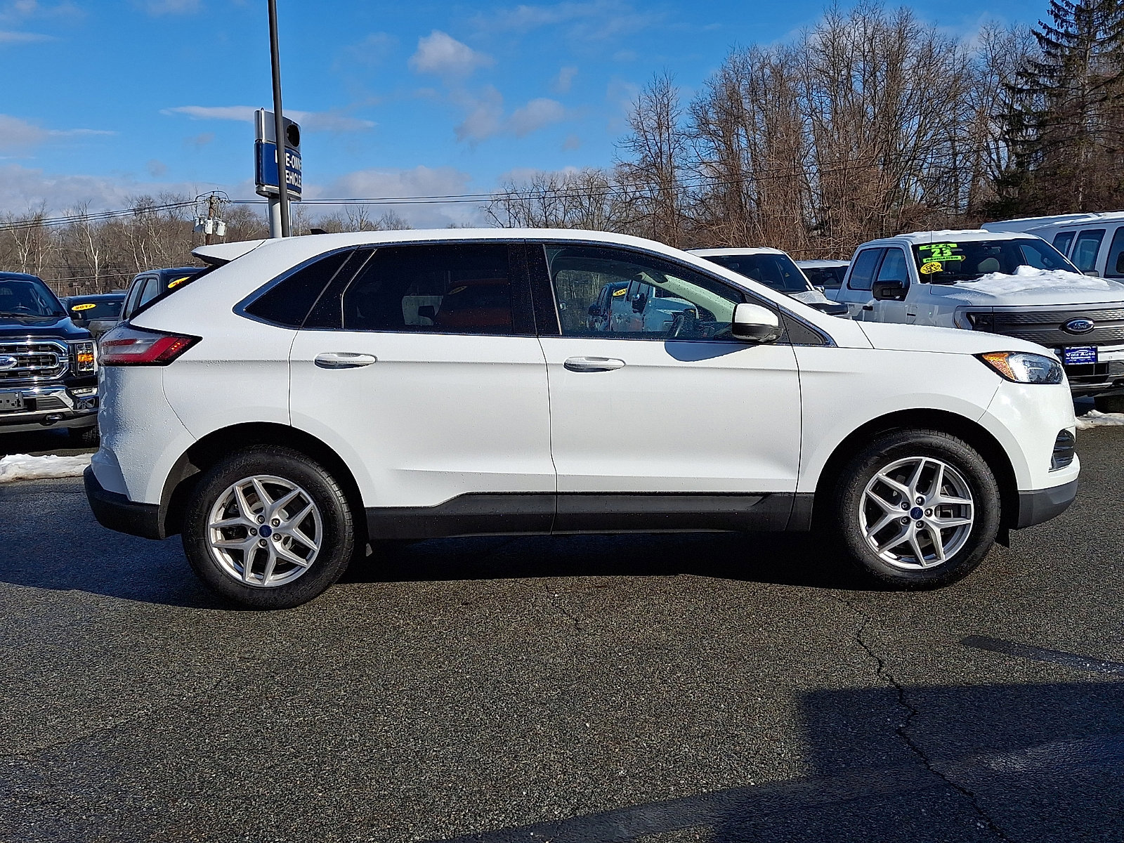 Certified 2022 Ford Edge SEL w/ Convenience Package image 9