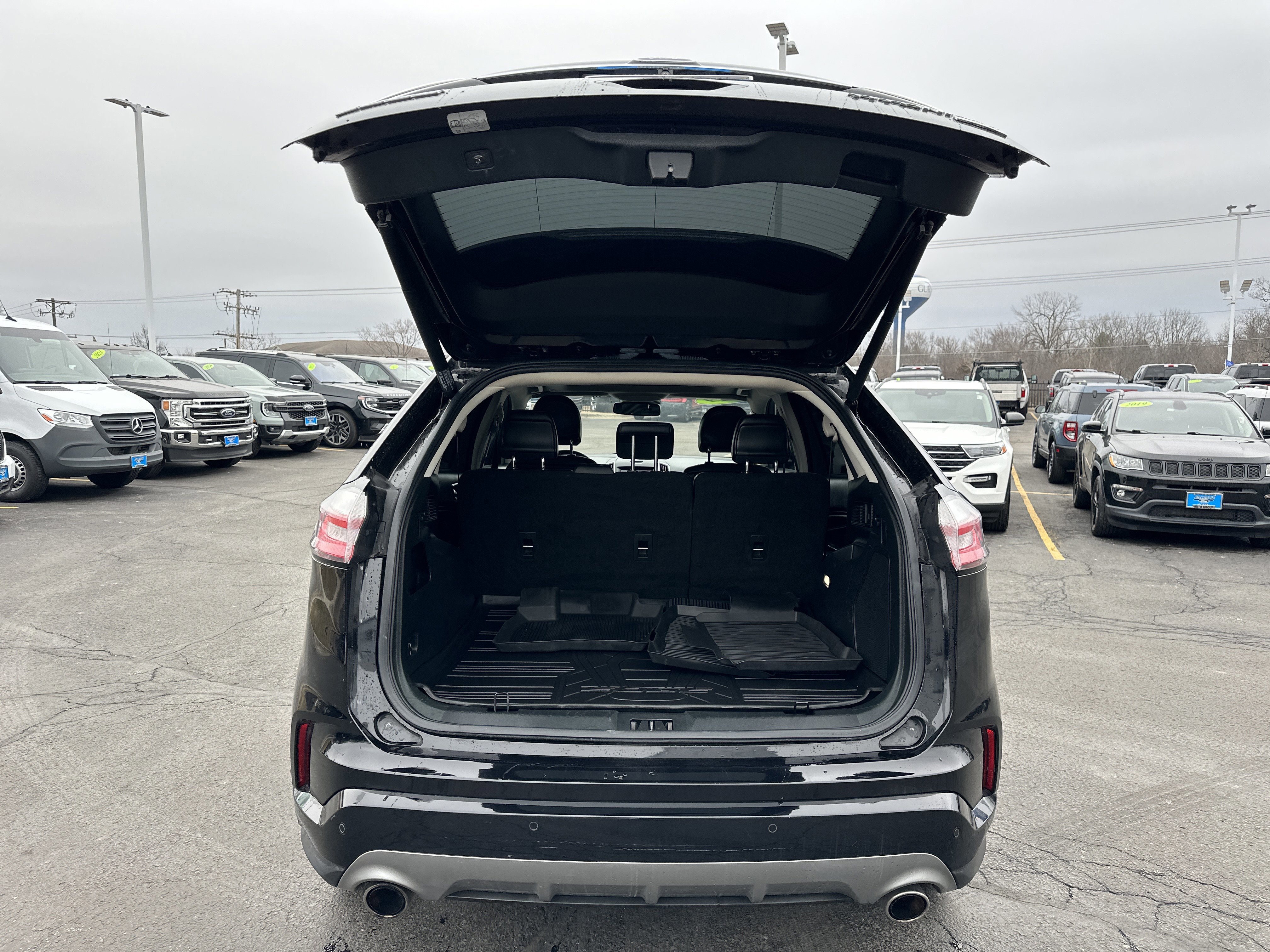 Certified 2019 Ford Edge Titanium w/ Equipment Group 301A image 9