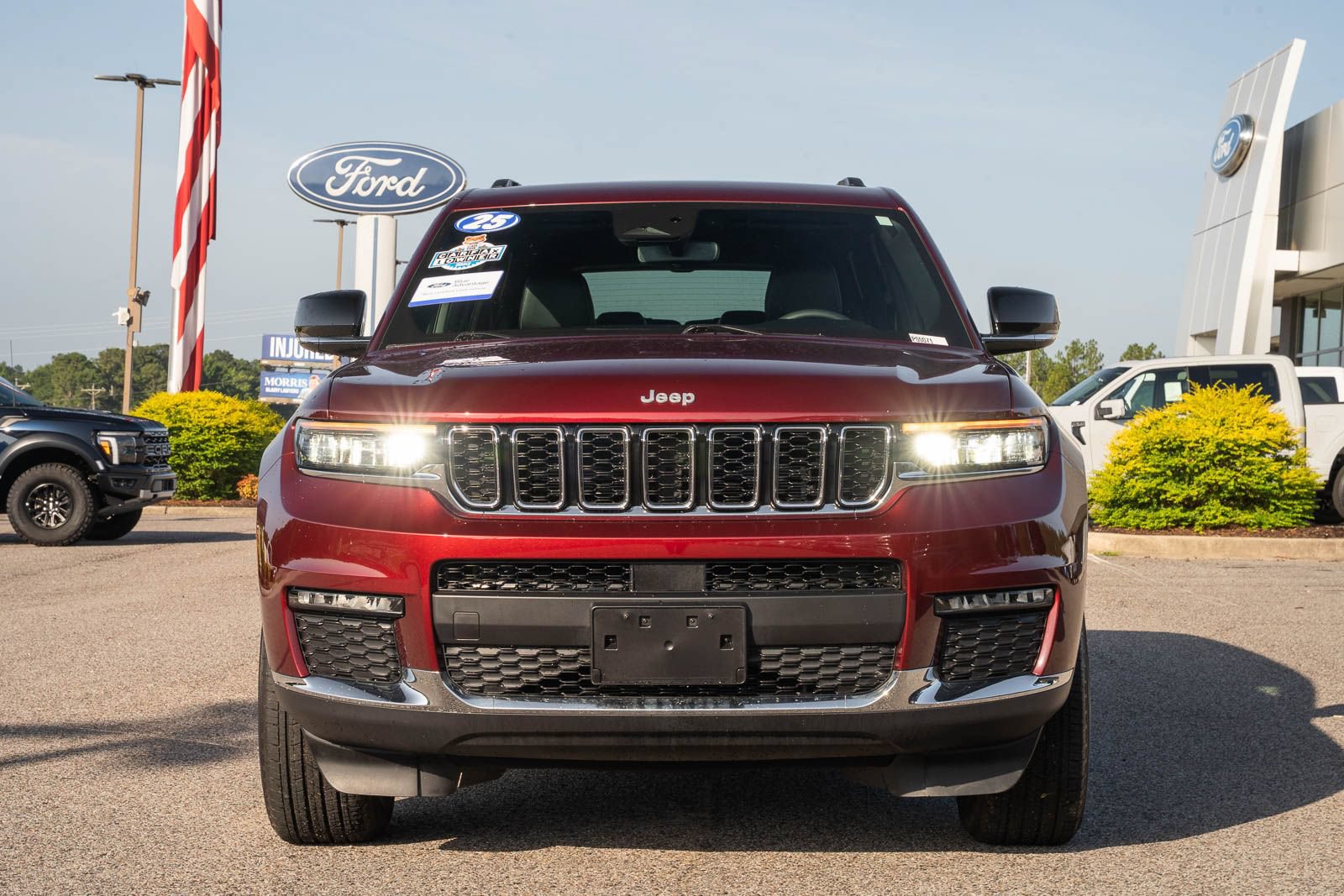 Used 2025 Jeep Grand Cherokee L Limited w/ Trailer Tow Package AWD/4WD image 2