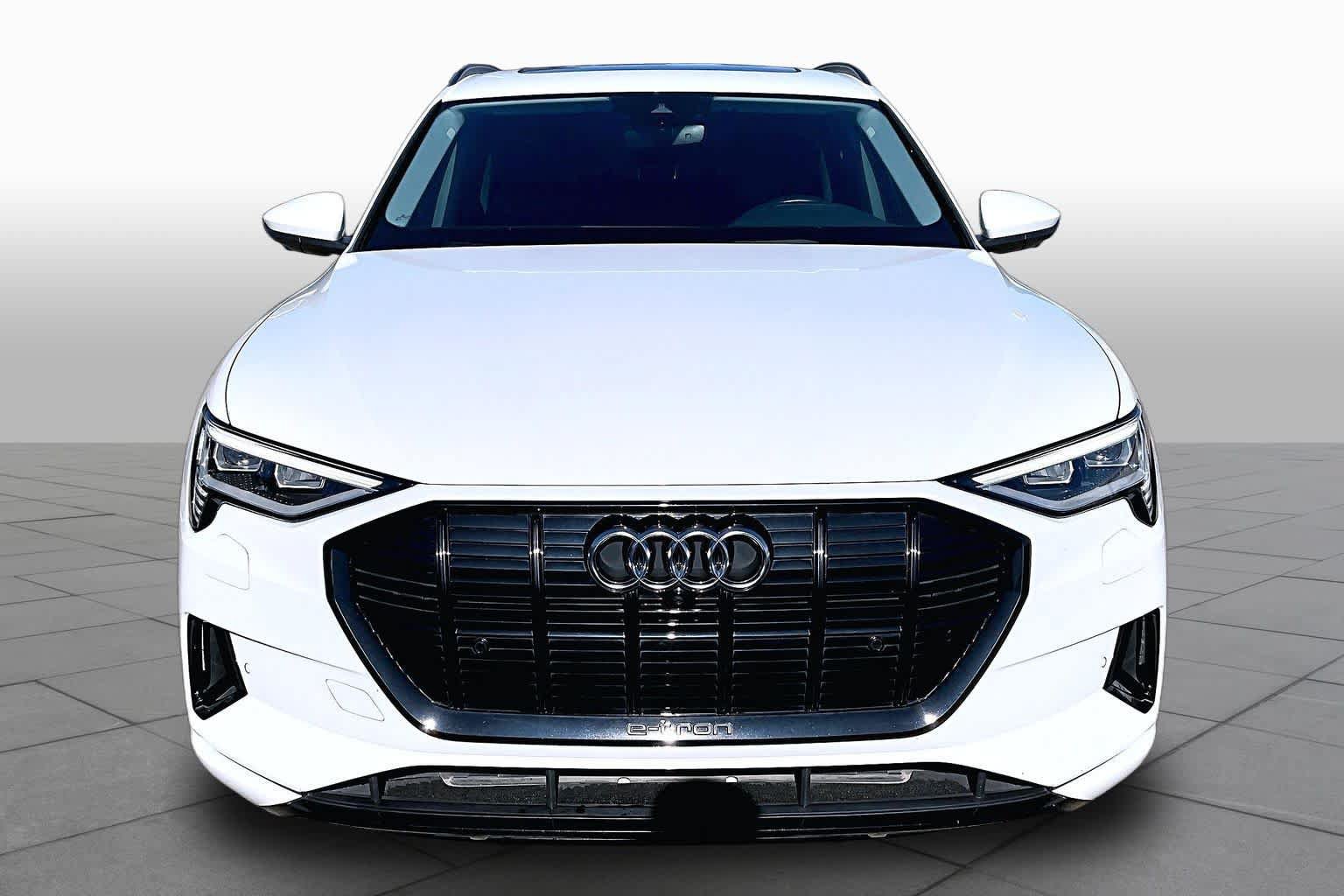 Used 2021 Audi e-tron Premium w/ Convenience Plus Package AWD/4WD image 3