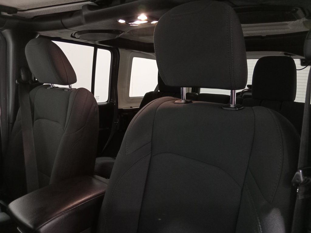 Used 2019 Jeep Wrangler Unlimited Sport S AWD/4WD image 16