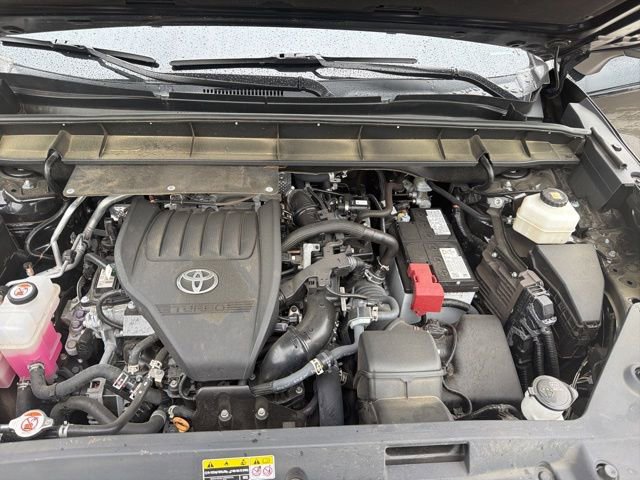 Used 2024 Toyota Highlander XLE AWD/4WD image 43