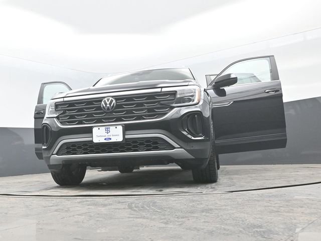 Used 2024 Volkswagen Atlas Cross Sport SE AWD/4WD image 29