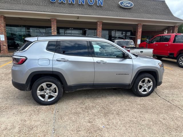 Used 2024 Jeep Compass Latitude AWD/4WD image 6
