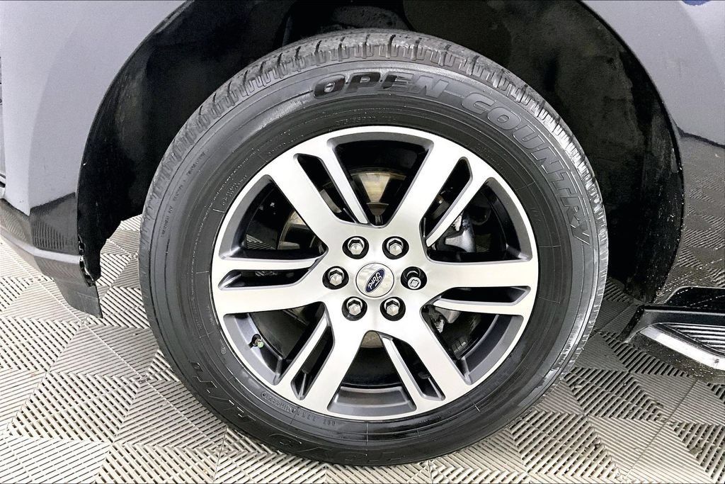 Certified 2022 Ford Expedition XLT RWD image 7