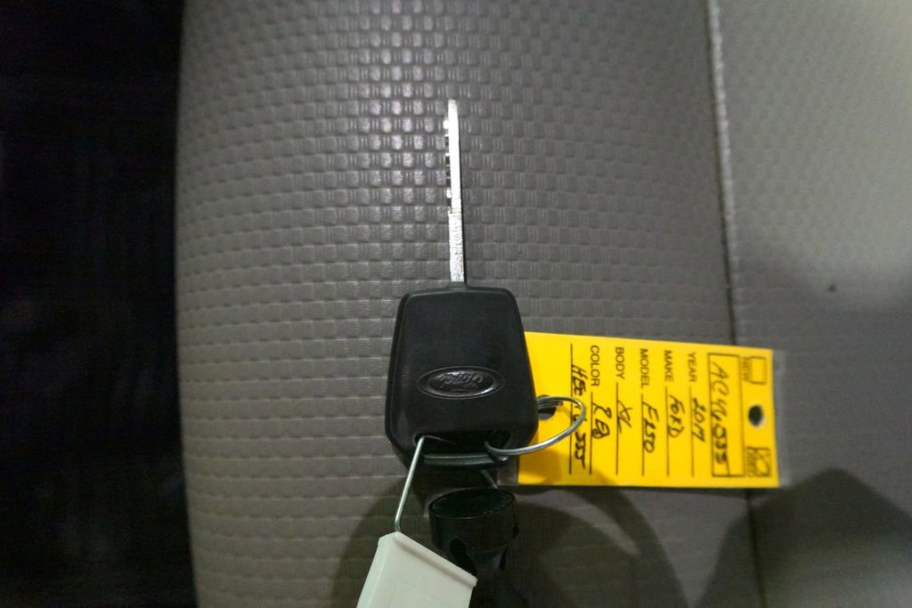 Certified 2017 Ford F250 XL w/ Snow Plow Prep Package image 24