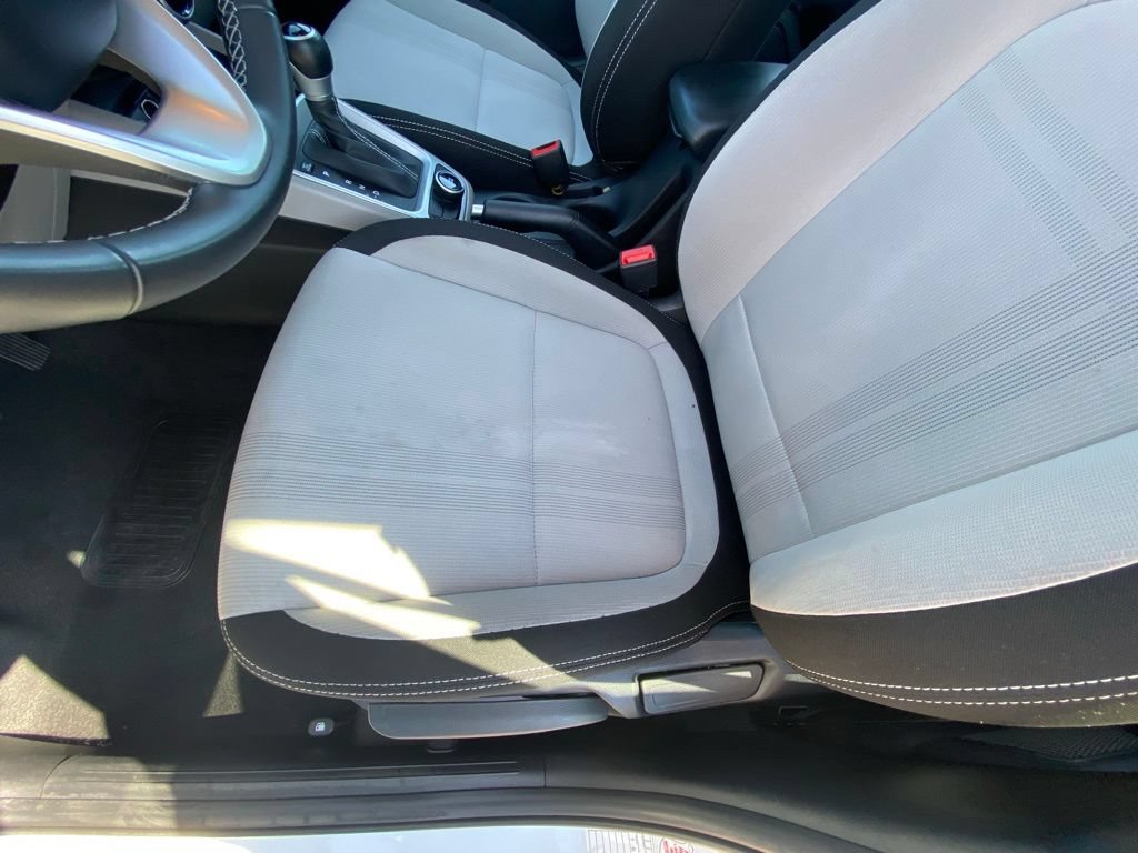 Used 2025 Hyundai Venue SEL FWD image 23