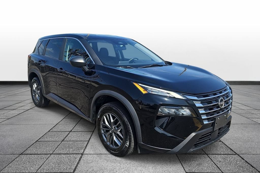 Used 2024 Nissan Rogue S AWD/4WD image 3