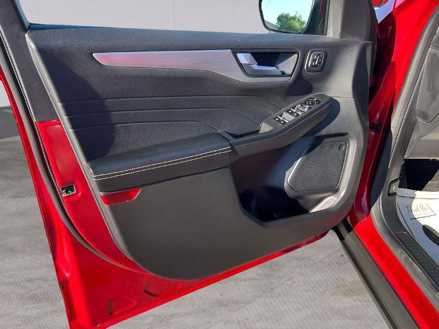 Certified 2023 Ford Escape Platinum image 9