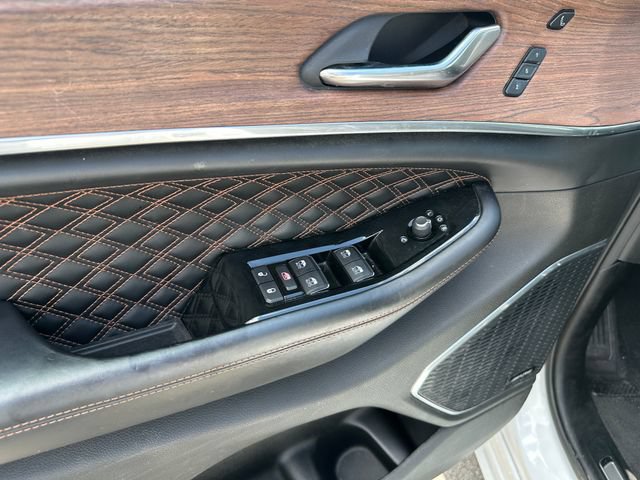 Used 2022 Jeep Grand Cherokee L Summit w/ Advanced Protech Group IV AWD/4WD image 24