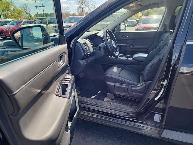 Used 2022 Nissan Pathfinder S AWD/4WD image 15