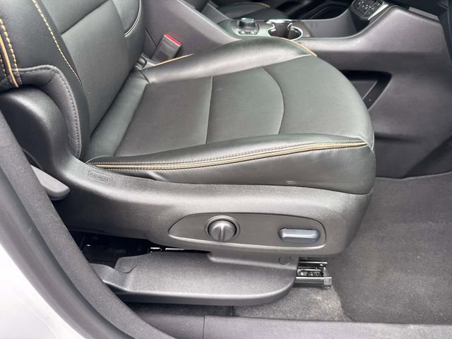 Used 2024 GMC Terrain AT4 image 12