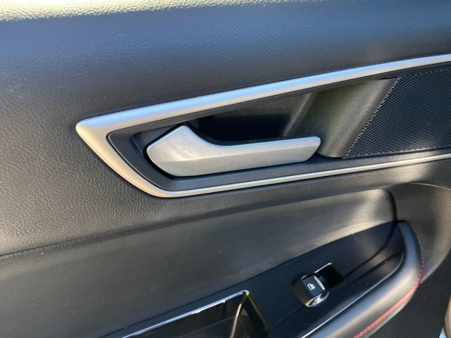Certified 2020 Ford Edge ST-Line w/ Cold Weather Package FWD image 25