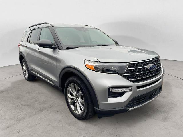 Certified 2023 Ford Explorer XLT w/ Equipment Group 202A AWD/4WD image 3