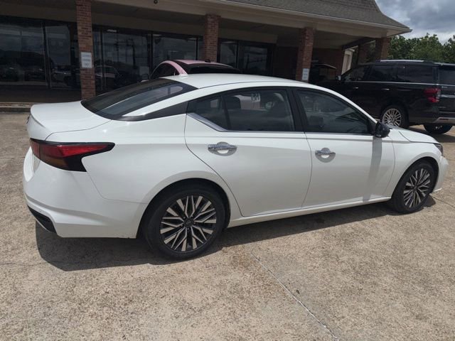 Used 2025 Nissan Altima 2.5 SV FWD image 5