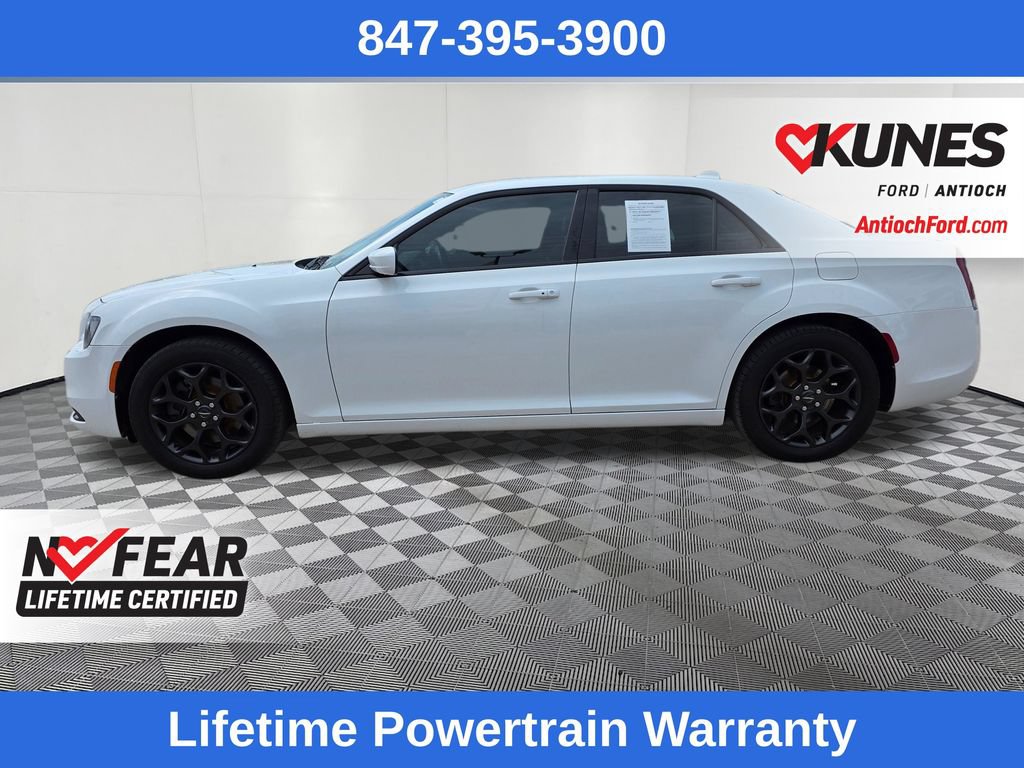 Used 2019 Chrysler 300 S AWD/4WD image 4
