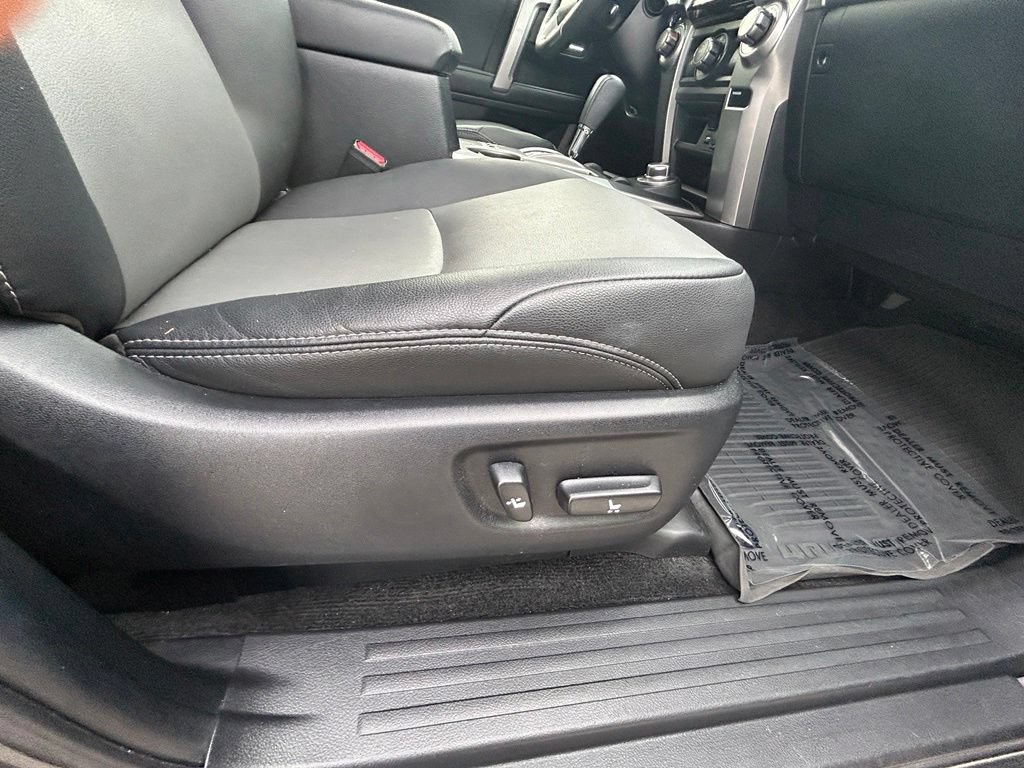 Used 2021 Toyota 4Runner SR5 Premium w/ Moonroof Package AWD/4WD image 26