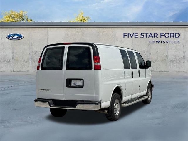 Used 2024 Chevrolet Express 2500 w/ Driver Convenience Package RWD image 4