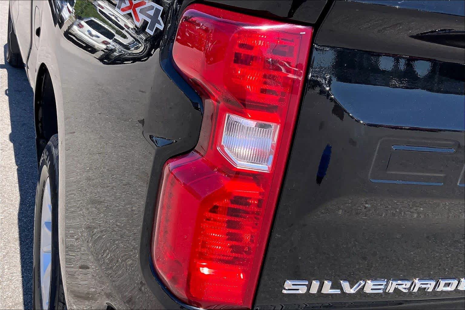 Used 2023 Chevrolet Silverado 1500 LT w/ Protection Package AWD/4WD image 28