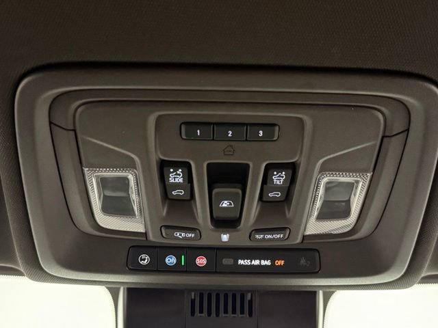 Used 2025 Chevrolet Silverado 1500 LTZ w/ LTZ Premium Package AWD/4WD image 33