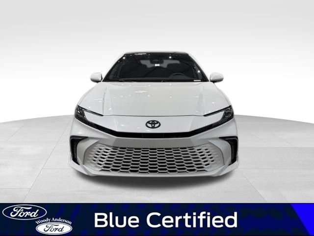 Used 2025 Toyota Camry XSE FWD image 4