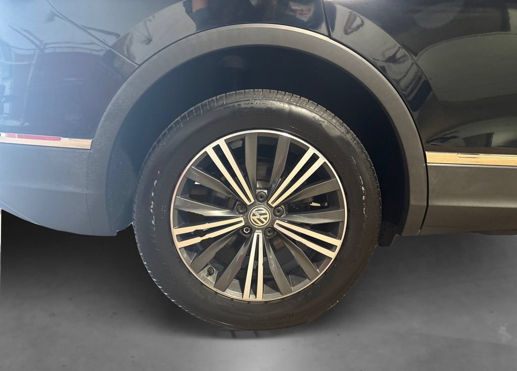 Used 2018 Volkswagen Tiguan SEL AWD/4WD image 20