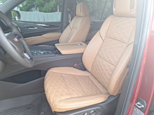 Used 2024 Cadillac Escalade Premium Luxury w/ LPO, Floor Liner Package AWD/4WD image 12