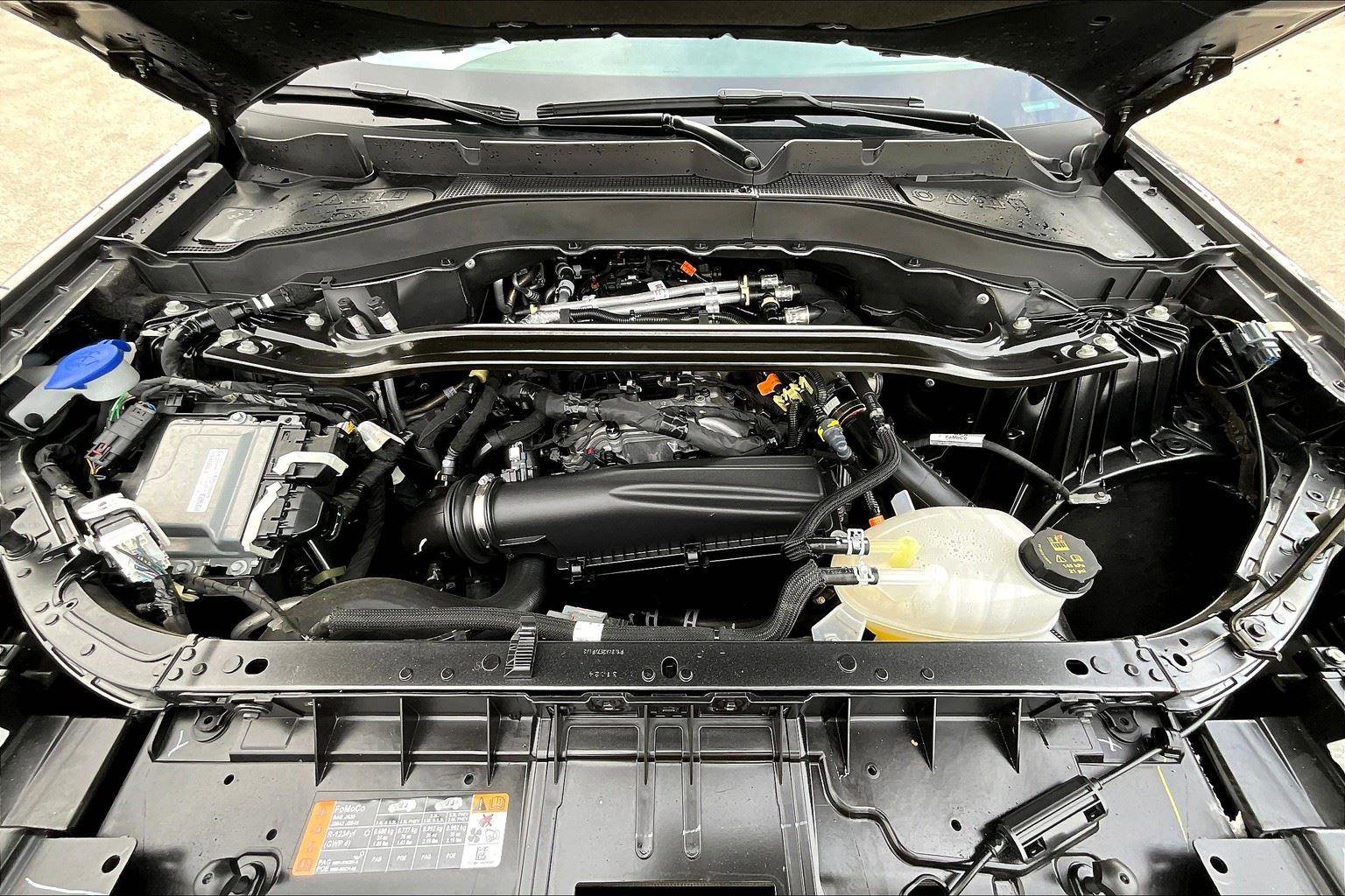 Certified 2025 Ford Explorer ST-Line w/ ST-Line Street Pack image 25