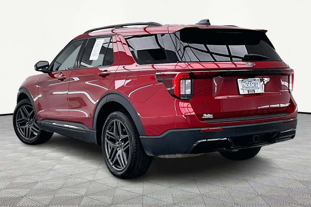 Certified 2025 Ford Explorer ST-Line w/ ST-Line Street Pack image 2