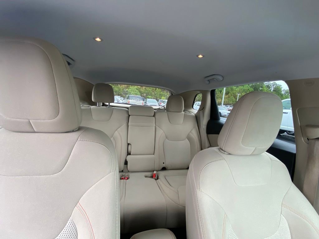 Used 2019 Jeep Cherokee Latitude w/ Popular Appearance Group FWD image 28
