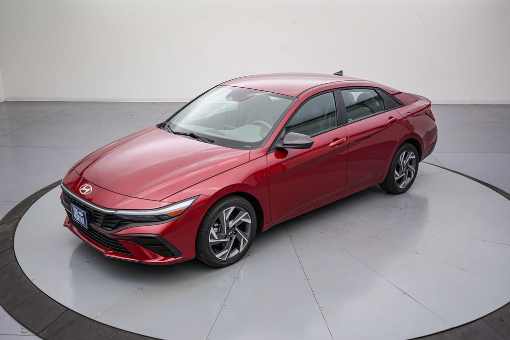 Used 2025 Hyundai Elantra Sport FWD image 8