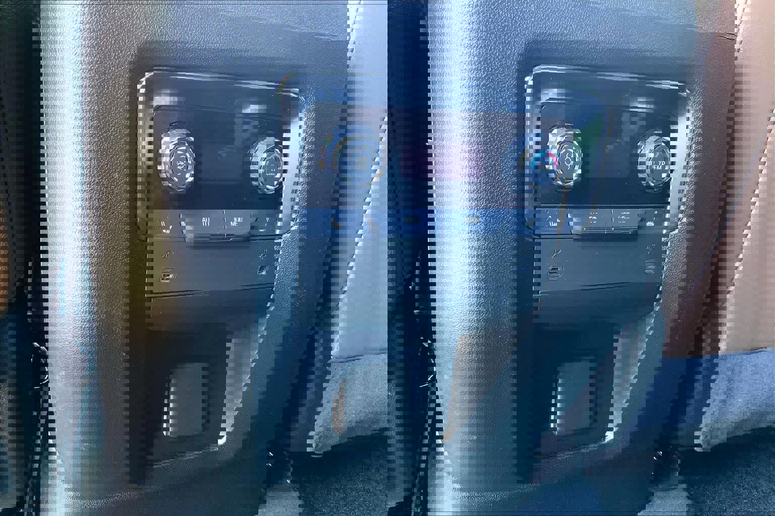 Used 2025 Chevrolet Tahoe High Country image 34