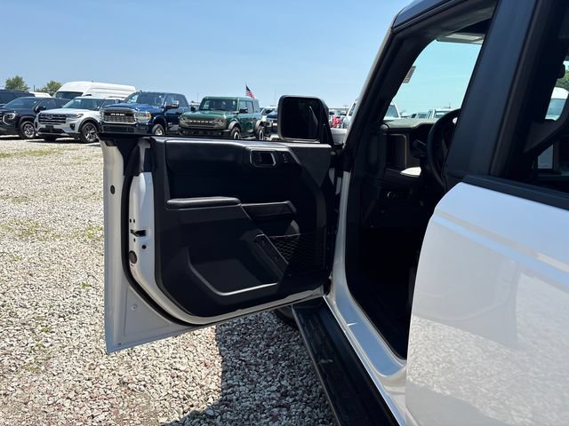 Certified 2025 Ford Bronco Outer Banks w/ Black Appearance Package AWD/4WD image 24