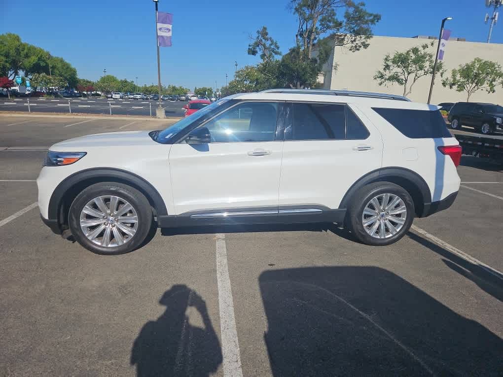 Certified 2023 Ford Explorer Limited w/ Limited Technology Package RWD image 4