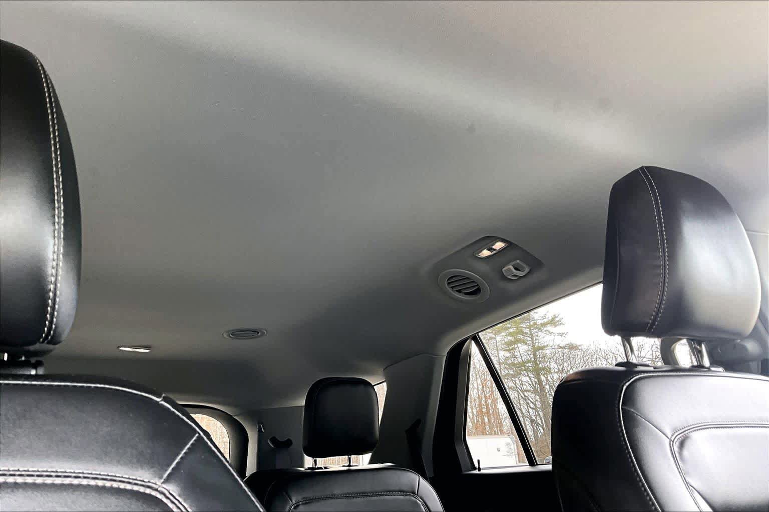 Certified 2022 Ford Explorer XLT w/ Equipment Group 202A AWD/4WD image 14