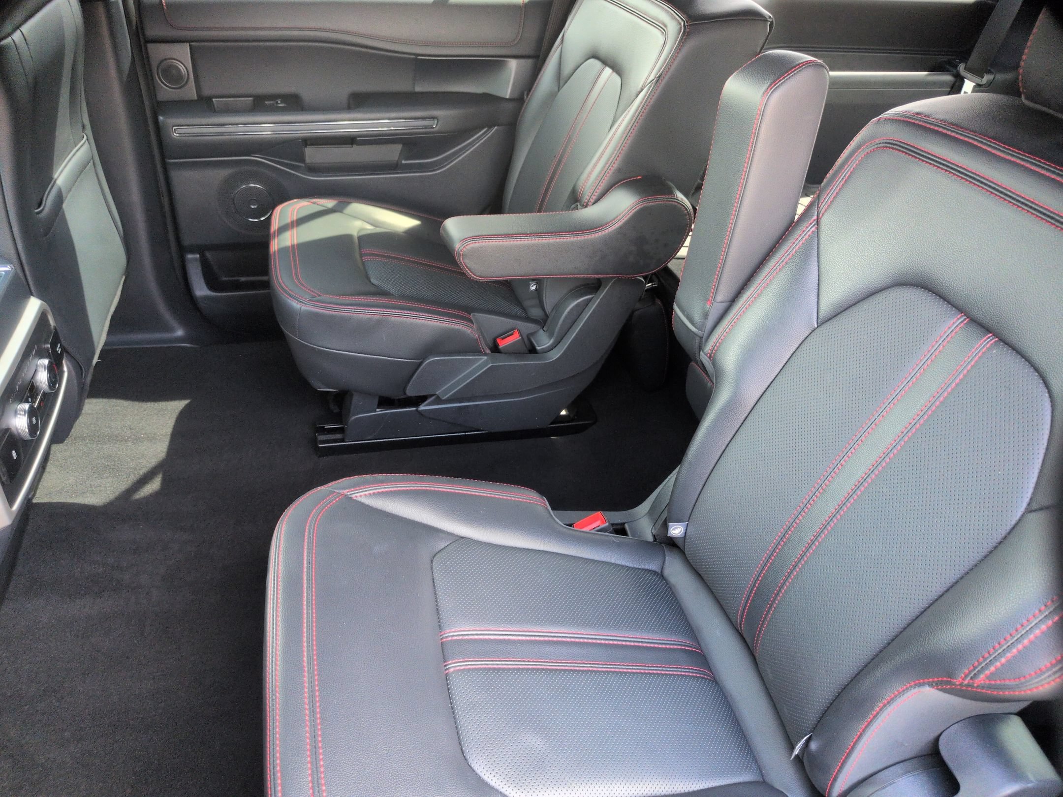 Certified 2024 Ford Expedition Limited AWD/4WD image 31