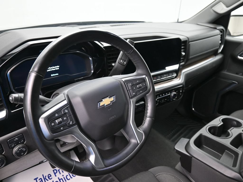 Used 2025 Chevrolet Silverado 1500 LT AWD/4WD image 15