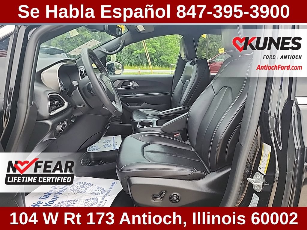 Used 2025 Chrysler Pacifica Select FWD image 22