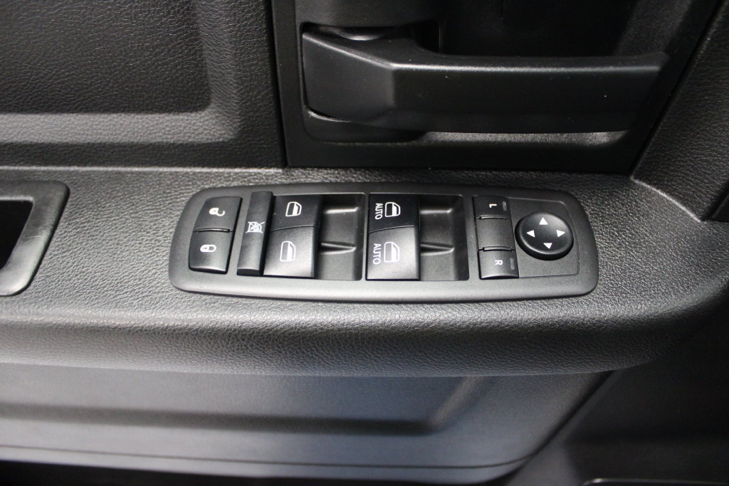 Used 2018 RAM 2500 Tradesman w/ Chrome Appearance Group AWD/4WD image 12
