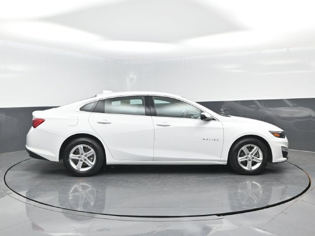 Used 2024 Chevrolet Malibu LT FWD image 3