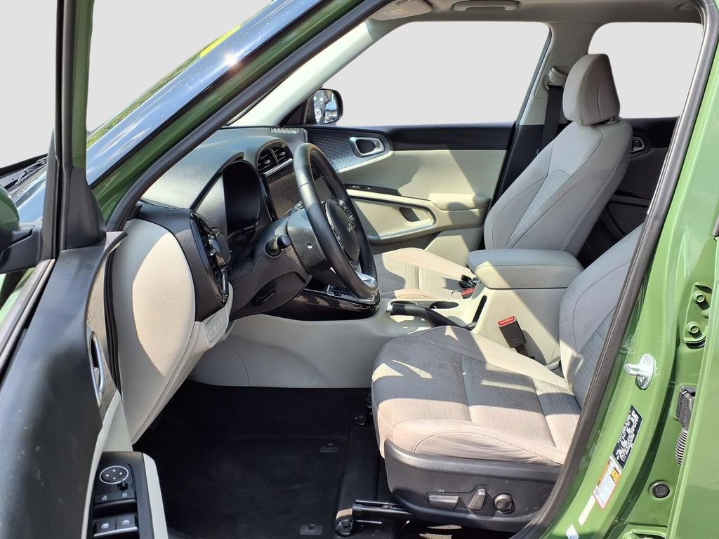 Used 2023 Kia Soul EX FWD image 25