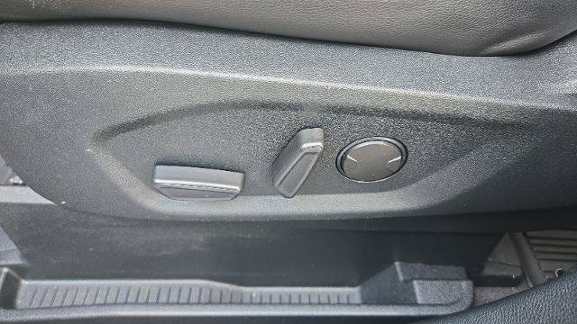 Certified 2020 Ford Edge SEL w/ Cold Weather Package FWD image 23
